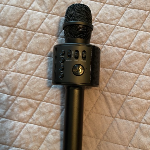 Core Wireless Bluetooth microphone/Karaoke - Picture 5 of 6